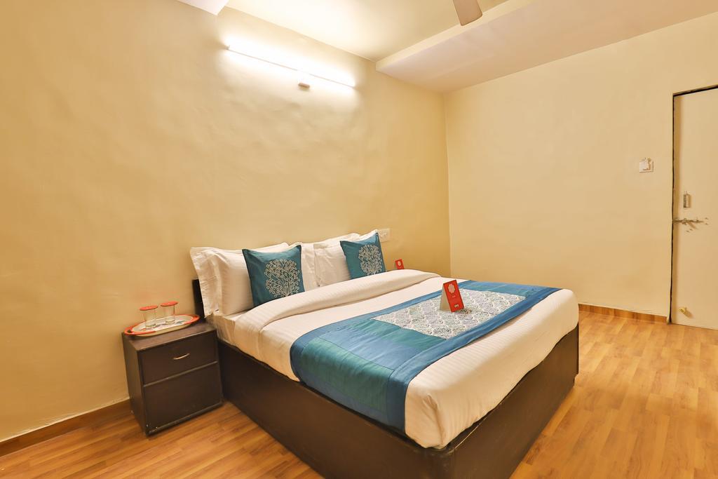 Oyo 11427 Hotel Kalyan Ahmedabad Eksteriør bilde