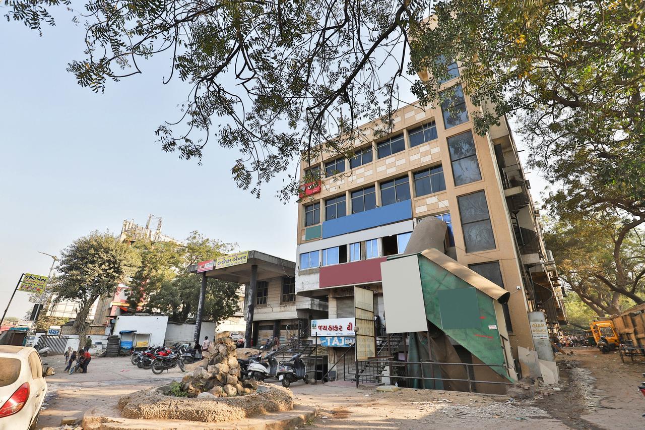 Oyo 11427 Hotel Kalyan Ahmedabad Eksteriør bilde