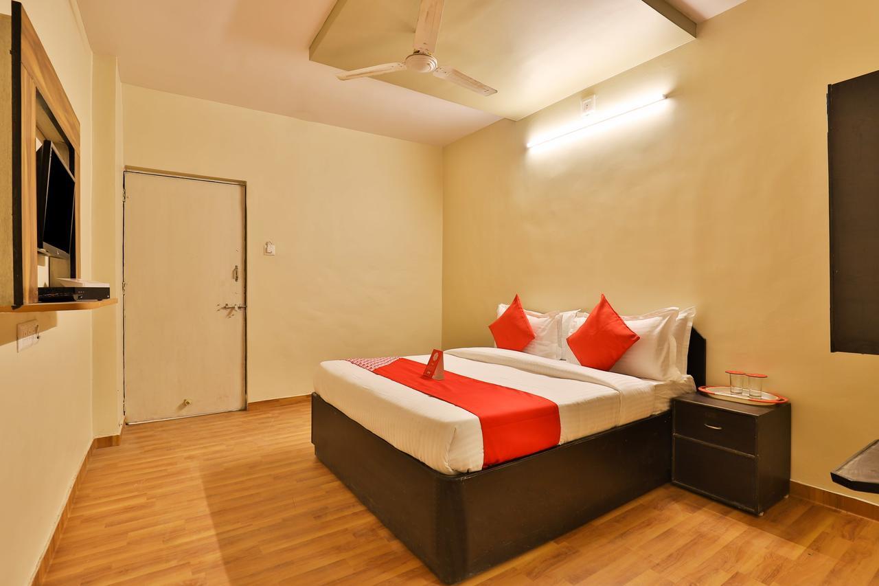 Oyo 11427 Hotel Kalyan Ahmedabad Eksteriør bilde